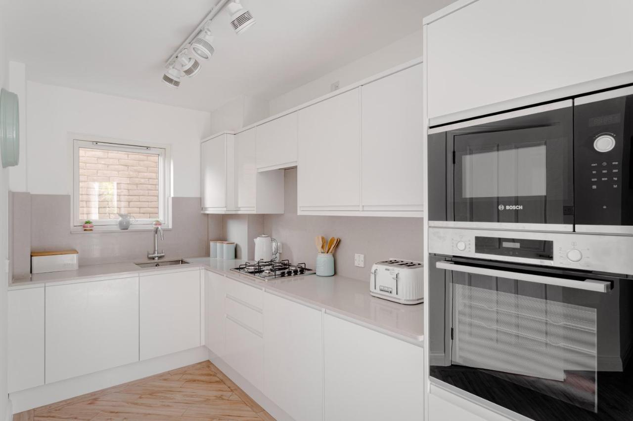 2 Bedroom City Centre Townhouse - With Parking Cambridge  Exterior photo